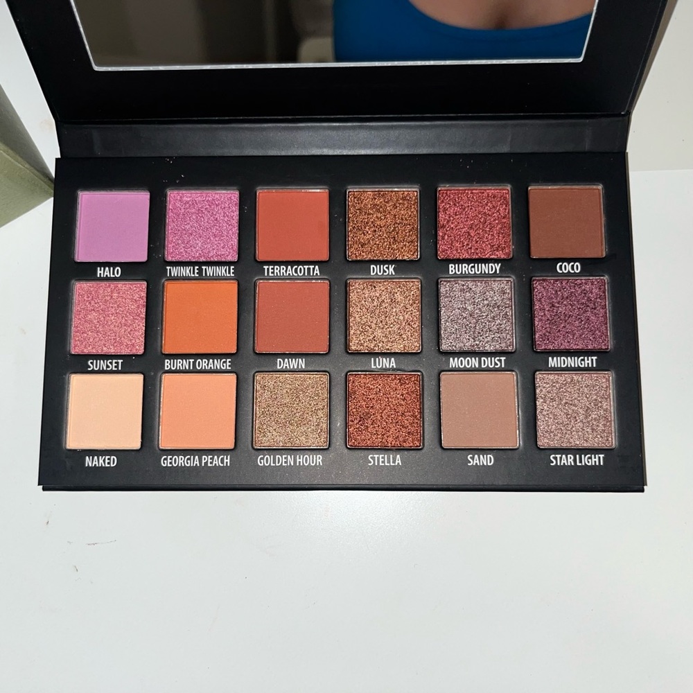 KAB COSMETICS Day & Night Eyeshadow Palette